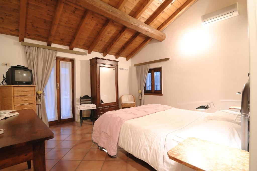 Tenuta Le Sorgive Agriturismo Сольферино Экстерьер фото