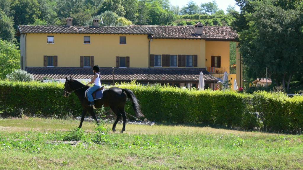Tenuta Le Sorgive Agriturismo Сольферино Экстерьер фото